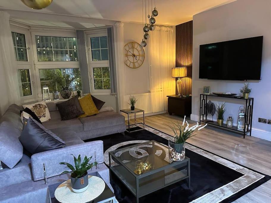 *Luxury 9Ine Lush Jacuzzi Apartment & Balcony* Birmingham Exteriér fotografie