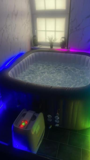 *Luxury 9Ine Lush Jacuzzi Apartment & Balcony* Birmingham Exteriér fotografie