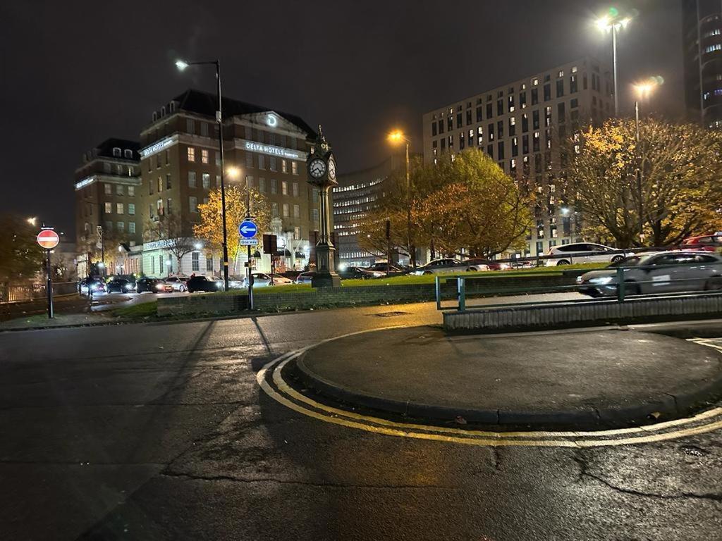 *Luxury 9Ine Lush Jacuzzi Apartment & Balcony* Birmingham Exteriér fotografie