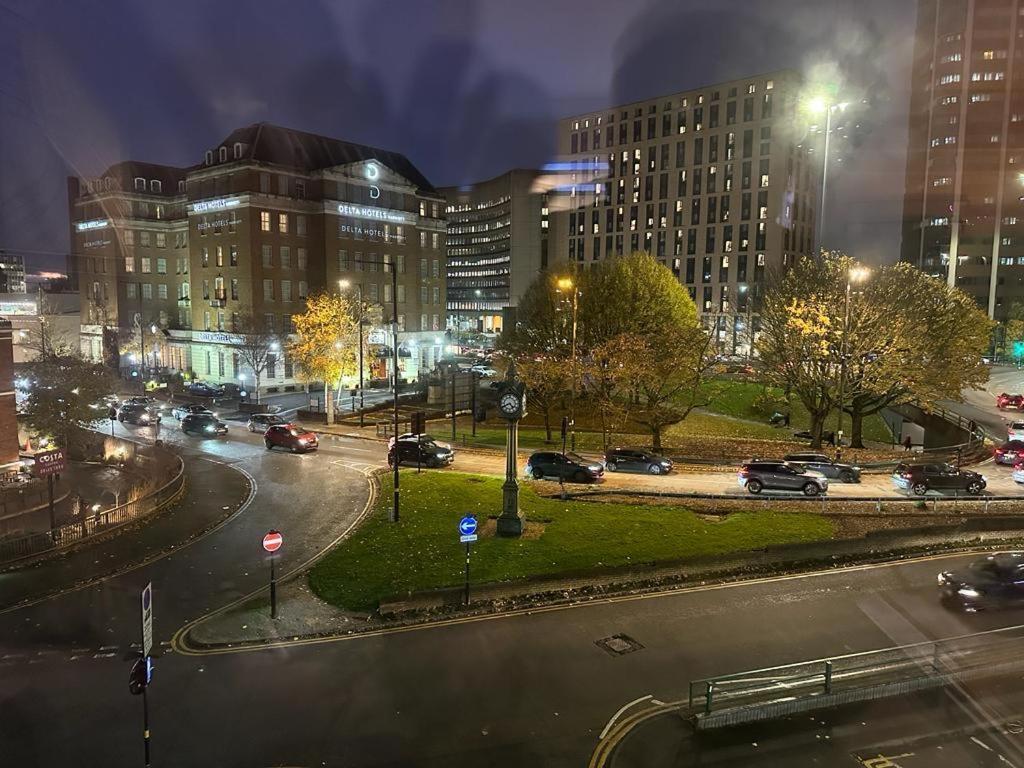 *Luxury 9Ine Lush Jacuzzi Apartment & Balcony* Birmingham Exteriér fotografie